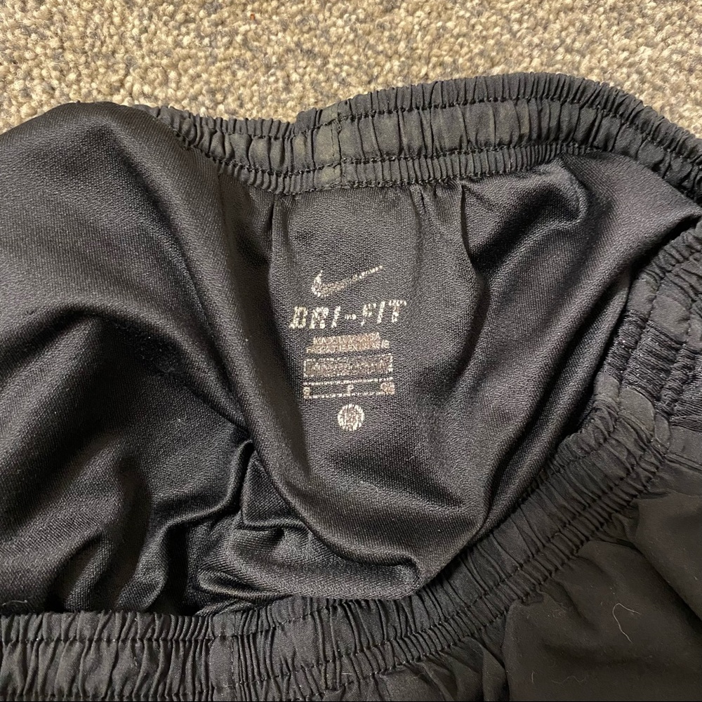 NIKE Shorts Black - Picture 4 of 4